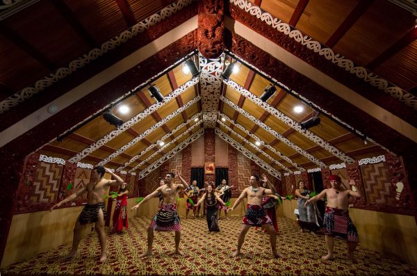 Experience an entertaining Maori Hangi and concert