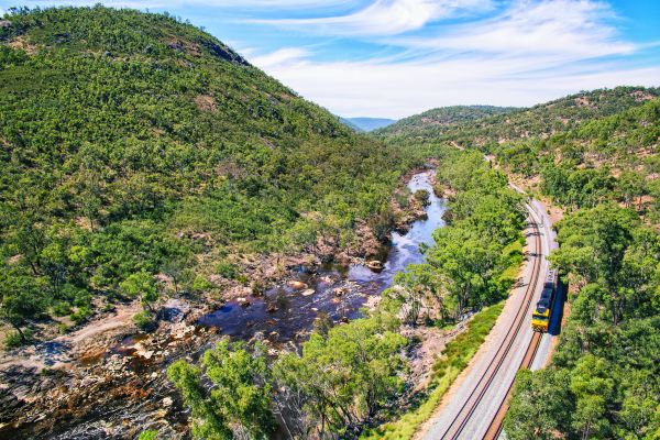 Indian_Pacific_Avon_Valley