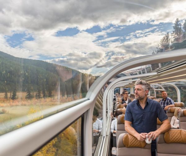 Rocky Mountaineer_Onboard_GoldLeaf_Service_Interior