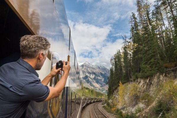 Rocky-Mountaineer-Onboard-outdoors