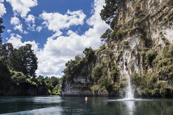 Taupo-Bungy-Mead-Norton