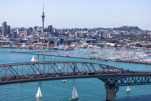GPT_Auckland_city_Harbour_Bridge
