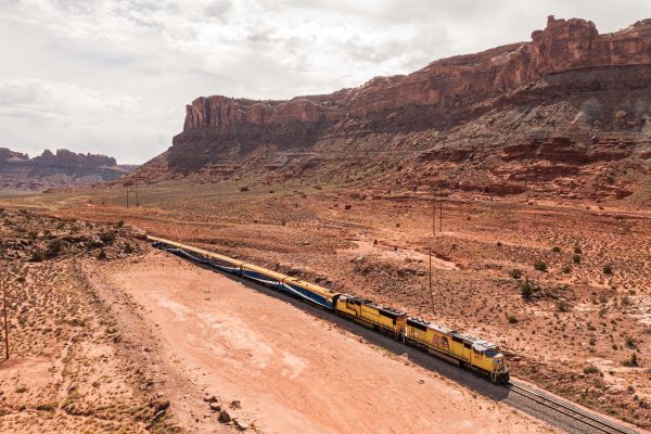 Rockies to the Red Rocks Rocky Mountaineer x