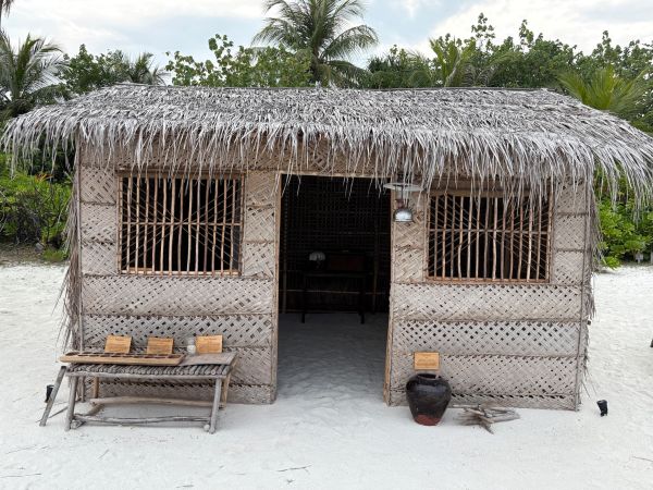 Traditional Madlivian House