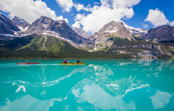 Travel Alberta - Maligne Lake (credit: Travel Alberta | Ryan Bray | Parks Canada)