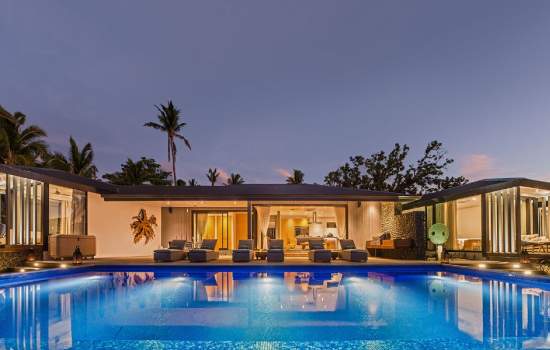 Vomo Island Beachouse Pool Panorama