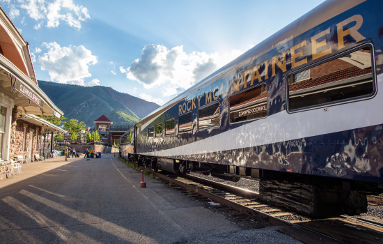 Glenwood Springs_Denver_Rocky Mountaineer